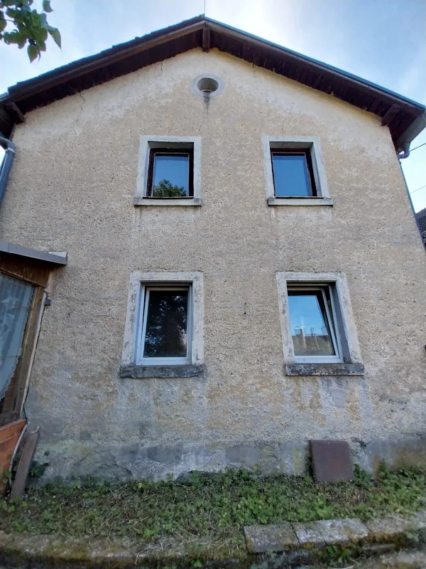 Seitliche Außenansicht der Doppelhaushälfte Schwedengasse 3
